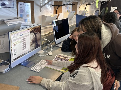 UHS journalism program receives $8K grant