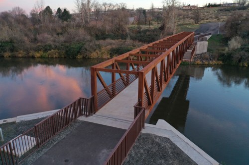 Umatilla wins award for its rebuilt pedestrian bridge